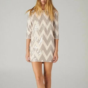 Francesca’s Collections Sequence Silver & Cream Dress Mid Length Sleeve Size S